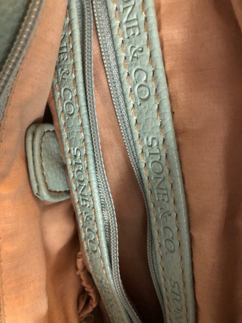 Stone & Co green pebble grain leather shoulder bag. - Picture 8 of 12